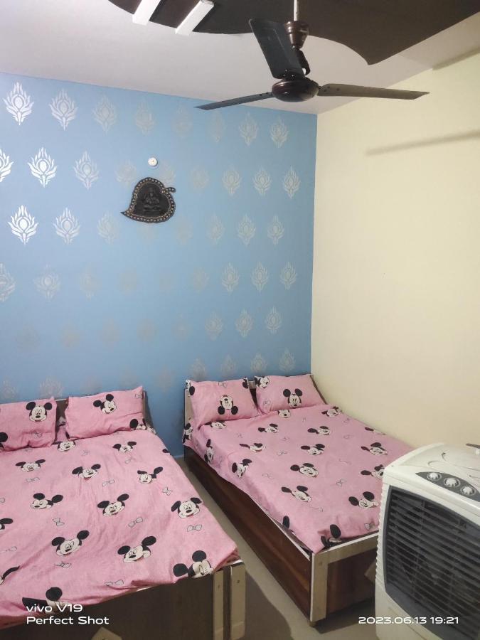 Yashu Guest House Удджайн Экстерьер фото